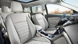 Ford Escape 2013 - widok ogólny wnętrza z przodu