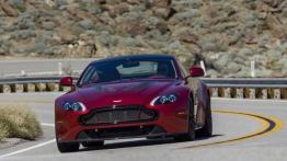 Aston Martin V12 Vantage S (2013) - widok z przodu