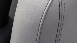 Jaguar F-Type V6S Rhodium Silver - fotel pasażera, widok z przodu