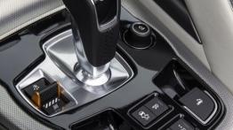 Jaguar F-Type V6S Rhodium Silver - skrzynia biegów