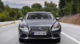 Lexus LS 600hL (2013) - widok z przodu