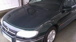 Opel Omega B Sedan 2.2 i 144KM 106kW 1999-2003