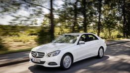Mercedes E 200 Natural Gas Drive (2013) - widok z przodu