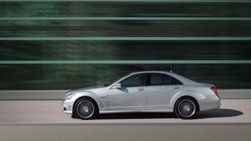 Mercedes Klasa S W221 Limuzyna Facelifting AMG 5.5 V8 (63 AMG) 544KM 400kW 2010-2013