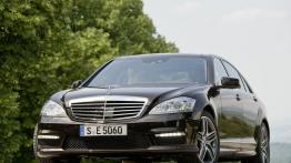 Mercedes Klasa S W221 Limuzyna wersja długa Facelifting AMG 5.5 V8 (63 AMG Performance Package) 571KM 420kW 2010-2013