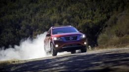 Nissan Pathfinder 2013 - widok z przodu