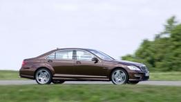 Mercedes Klasa S W221 Limuzyna wersja długa Facelifting AMG 5.5 V8 (63 AMG Performance Package) 571KM 420kW 2010-2013