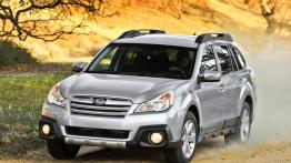 Subaru Outback 2013 - widok z przodu