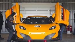 McLaren MP4-12C GT3 - przód - reflektory wyłączone