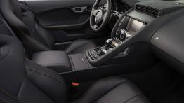 Jaguar F-Type V8S Firesand - widok ogólny wnętrza z przodu