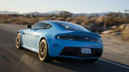Aston Martin V12 Vantage S (2013) - widok z tyłu