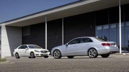 Mercedes E 200 Natural Gas Drive (2013) - widok z przodu