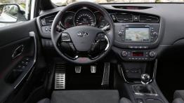 Kia ceed II GT (2013) - kokpit