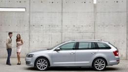 Skoda Octavia III kombi (2013) - lewy bok