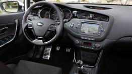 Kia ceed II GT (2013) - kokpit