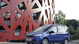 Ford Tourneo Courier (2013) - widok z przodu