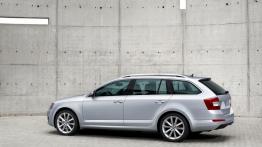 Skoda Octavia III kombi (2013) - lewy bok