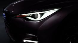 Infiniti Q30 Concept (2013) - lewy przedni reflektor - włączony