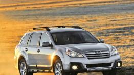 Subaru Outback 2013 - widok z przodu