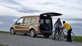 Ford Grand Tourneo Connect (2013) - tył - bagażnik otwarty