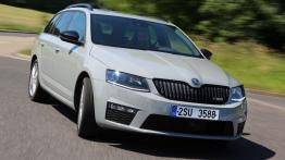 Skoda Octavia III RS Kombi (2013) - widok z przodu