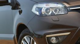 Renault Koleos Facelifting 2013 - prawy przedni reflektor - wyłączony