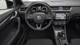 Skoda Octavia III RS Liftback (2013) - kokpit