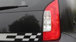 Skoda Citigo Hatchback 5d 1.0 75KM - galeria redakcyjna - prawy tylny reflektor - włączony