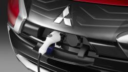 Mitsubishi XR-PHEV Concept (2013) - gniazdo ładowania w pasie przednim