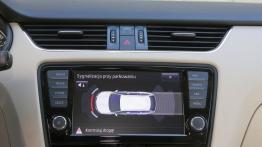 Skoda Octavia III Kombi 4x4 1.8 TSI (2013) - ekran systemu multimedialnego