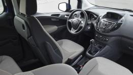 Ford Tourneo Courier (2013) - widok ogólny wnętrza z przodu