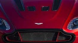 Aston Martin V12 Vantage S (2013) - przód - reflektory wyłączone