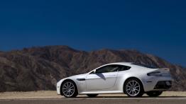 Aston Martin V12 Vantage S (2013) - lewy bok