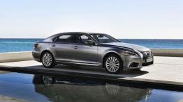 Lexus LS 600hL (2013) - prawy bok