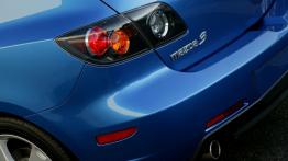 Mazda 3 - lewy tylny reflektor - wyłączony