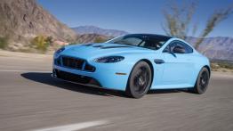 Aston Martin V12 Vantage S (2013) - lewy bok
