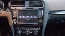 Volkswagen Golf VII Variant TDI - galeria redakcyjna (3) - konsola środkowa