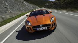 Jaguar F-Type V8S Firesand - widok z przodu