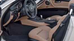 BMW M3 E93 - widok ogólny wnętrza z przodu