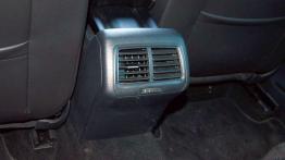 Volkswagen Golf VII Variant TDI - galeria redakcyjna (3) - tunel środkowy z tyłu