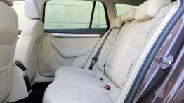 Skoda Octavia III Kombi 4x4 1.8 TSI (2013) - tylna kanapa