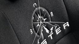 Dacia Duster Aventure Edition (2013) - fotel kierowcy, widok z przodu