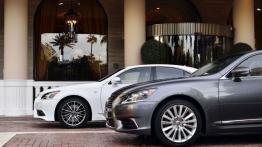 Lexus LS 600hL (2013) - bok - inne ujęcie