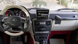 Mercedes G63 AMG 6x6 (2013) - pełny panel przedni