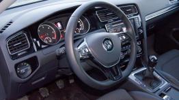 Volkswagen Golf VII Variant TDI - galeria redakcyjna (3) - kierownica