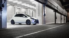 Toyota Yaris Hybrid-R Concept (2013) - prawy bok