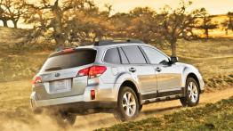Subaru Outback 2013 - widok z tyłu