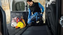 Renault Kangoo Facelifting (2013) - tylna kanapa złożona, widok z boku