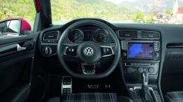 Volkswagen Golf VII GTD (2013) - kokpit