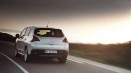 Peugeot 3008 HYbrid4 - widok z tyłu